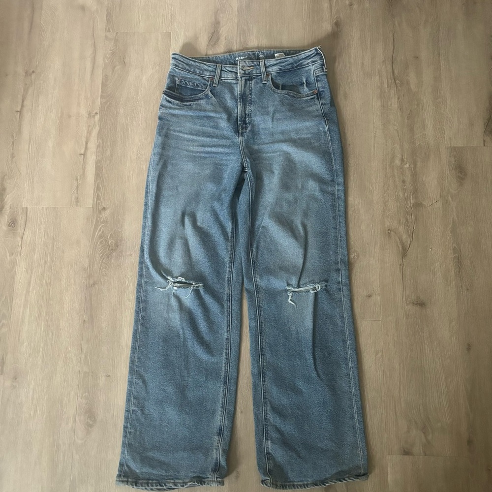 Like new, size 8, OLD NAVY extra high rise sky high WIDE LEG JEANS